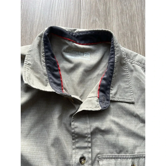 Avalanche Outdoor Supply Co Men’s L Tan Button Up Stretch Short Sleeve Shirt - Picture 3 of 6